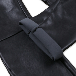 TOPSHOW, venta al por mayor, pantalones acampanados de Pu negro, pantalones apilados de cuero personalizados, pantalones acampanados de cuero de tendencia para hombres - Product Image 5