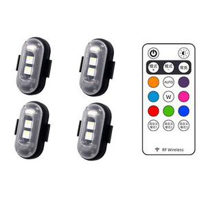 ไฟแฟลช LED ไร้สาย4ชิ้นพร้อมรีโมทคอนโทรลไฟเตือนฉุกเฉิน LED 8สีกันน้ำกันการชน - Product Image 1