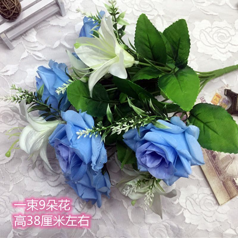 Un seul bouquet de fleurs bleues (sans pot)