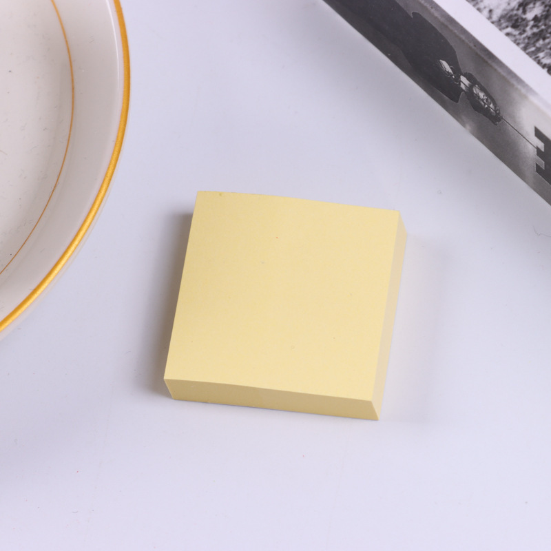 Light yellow 100 sheets 3.8cm * 3.8cm