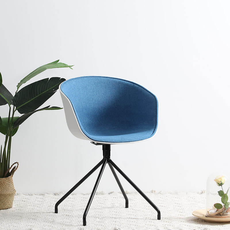 Voiture semi-fermée bleue sans roues