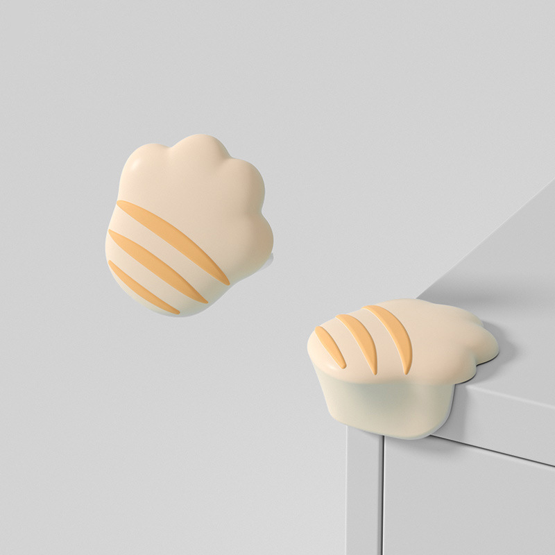 Paw back apricot