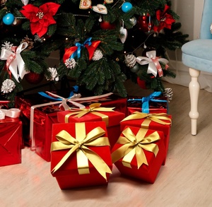 Özelleştirilebilir noel hediyesi kutu mat Finish ile folyo bitirmek için saatler takı kozmetik giysi karton kutuları mıknatıs şekli - Product Image 1