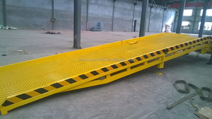 Plataforma de carga móvil hidráulica Elevador de carga Fácil de operar Rampa de muelle de carga de 5 toneladas - Product Image 2