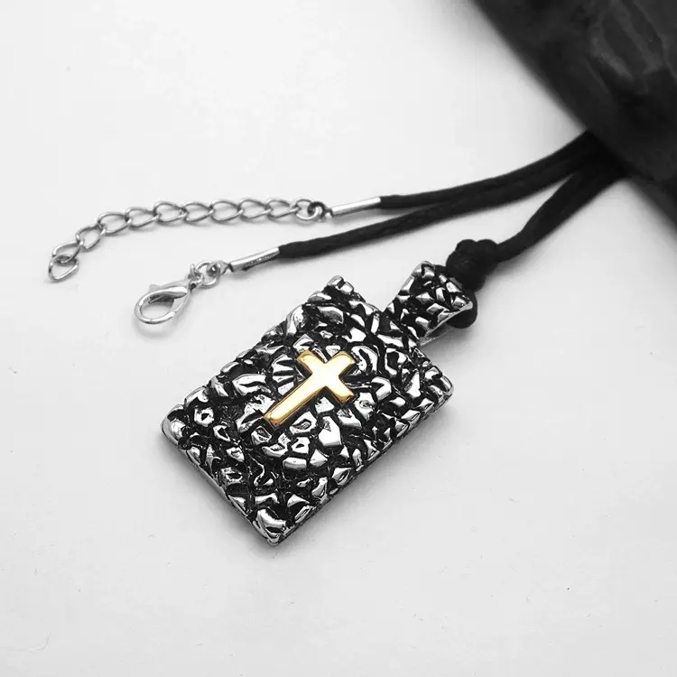 Con cuerda negra de 60cm