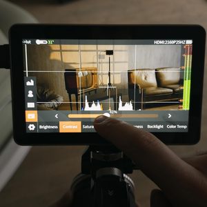 VILTROX DC-X3 2000 Nits Super Bright Daylight Viewable HD MI Anamorphic De-Squeeze 4K <strong>Input</strong> <strong>Output</strong> <strong>Monitor</strong> Field Camera <strong>Monitor</strong> - Product Image 2