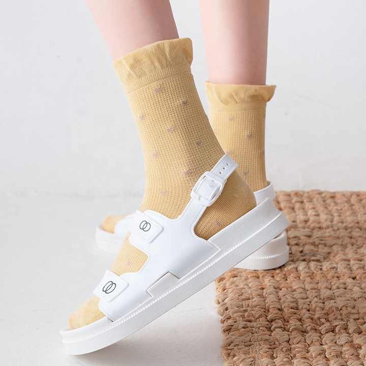Wholesale Cute Ruffle Socks With Heart Girls Casual Frilly Cotton Crew Socks for Women