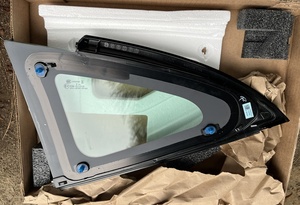 自動車スペアパーツリア右クォーターウィンドウガラスTESLAモデル3パーツ2019-2023 OE 1514979-01-C 1514979-01-B - Product Image 4