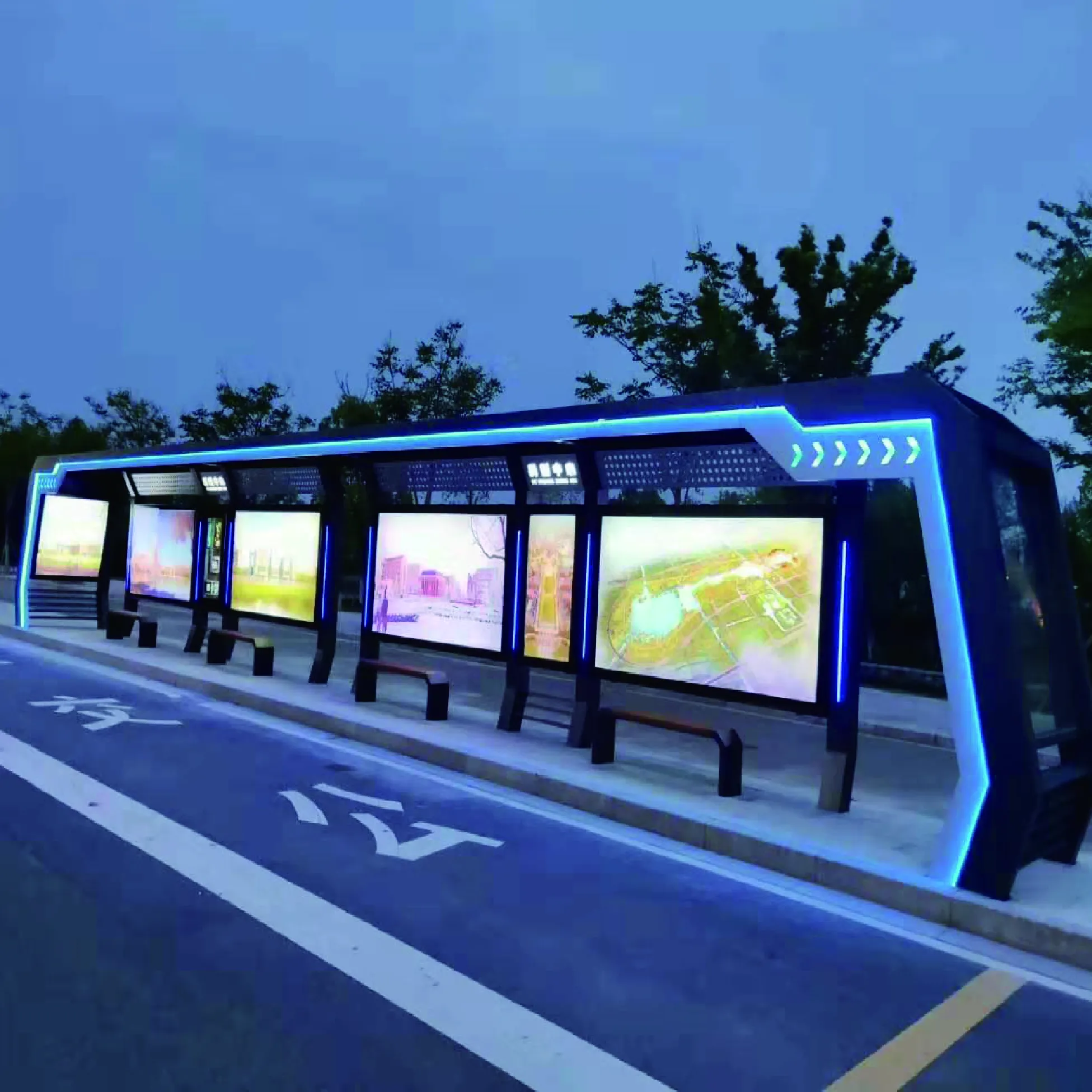 Refugio de autobús de espera de pasajeros de tipo abierto con horario de autobús y panel de anuncios