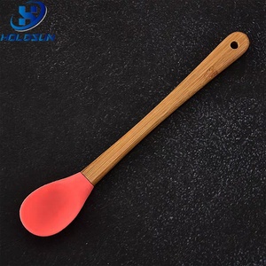 Thân Thiện Với Môi Tùy Chỉnh Màu Sắc Không Dính BPA Miễn Phí Nhỏ Silicone Trộn Mứt Thìa Với Gỗ Xử Lý Cho Nhà Bếp - Product Image 1