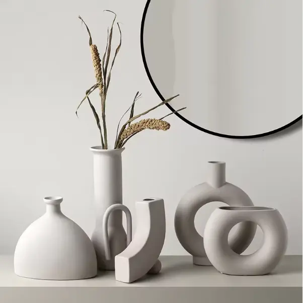 Großhandel individuelles entzückendes modernes Porzellan Luxus Heimdekoration Keramik Heimdekoration Zubehör