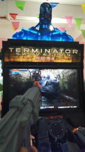 2プレーヤーターミネーター4シミュレーターコイン式ビデオアーケードガンシューティングゲームセンター用