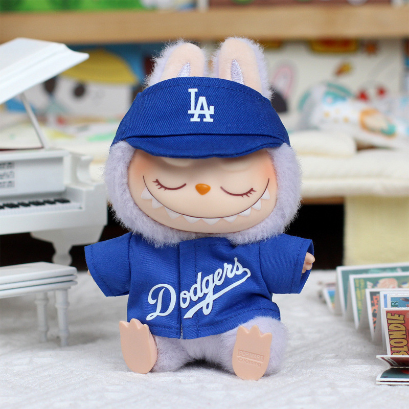 Famille Baseball (chemise bleue et casquette de baseball)