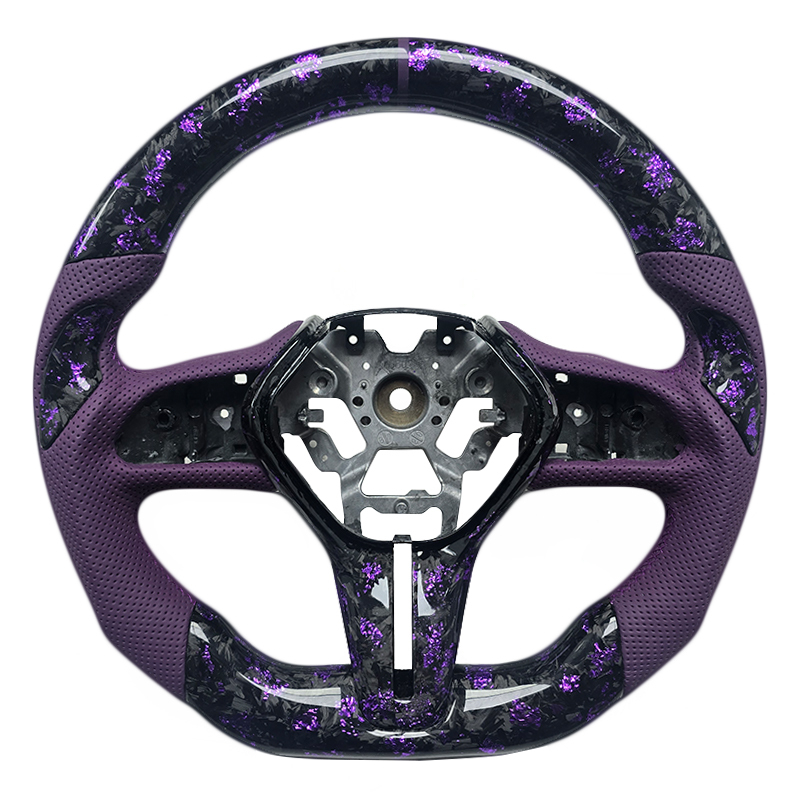Cuir perforé + Fibre de carbone forgée + Grip