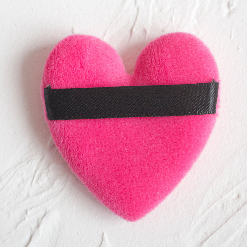 Ruban noir coeur rose