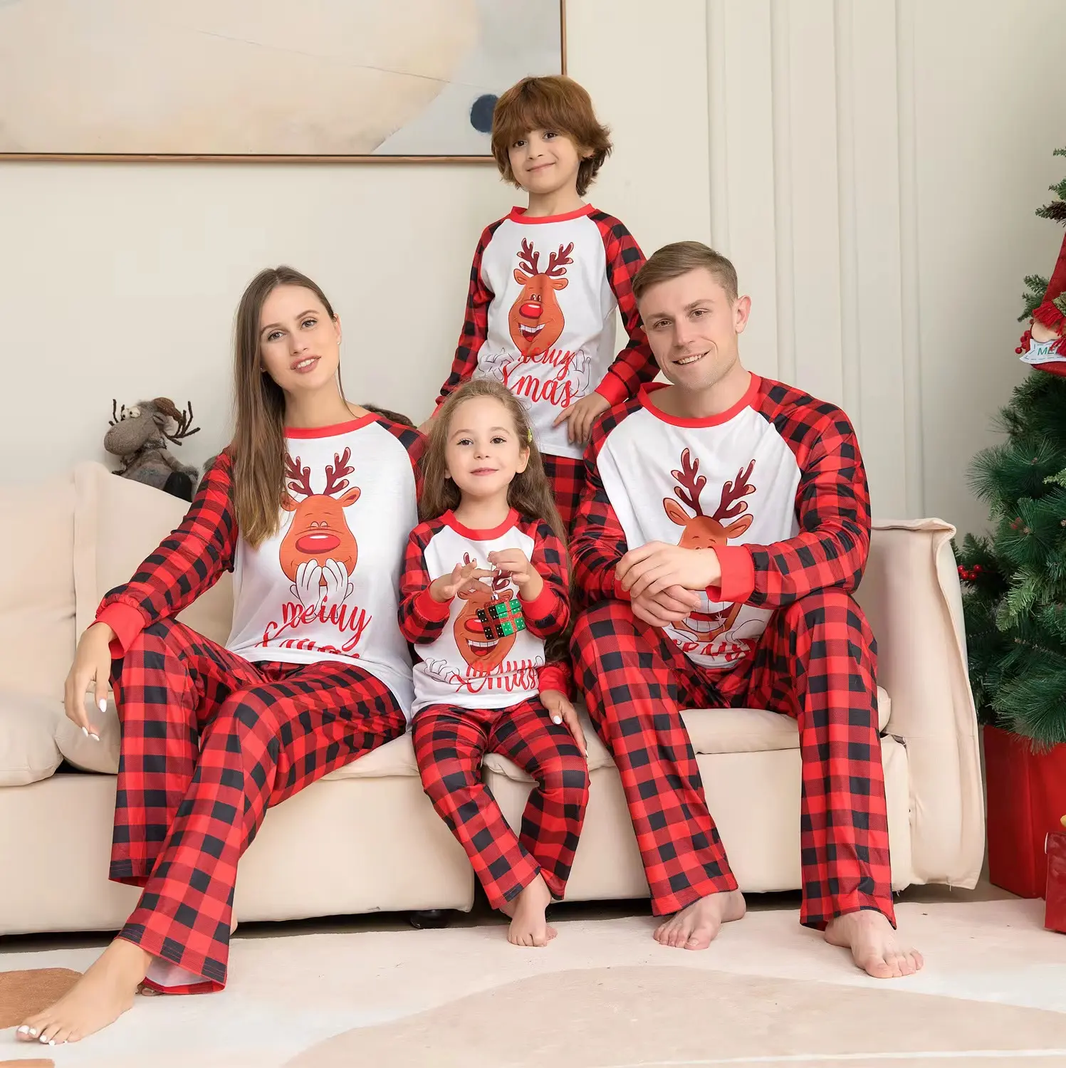 卸売冬暖かい長袖チェック柄クリスマスファミリーマッチングセットパジャマ