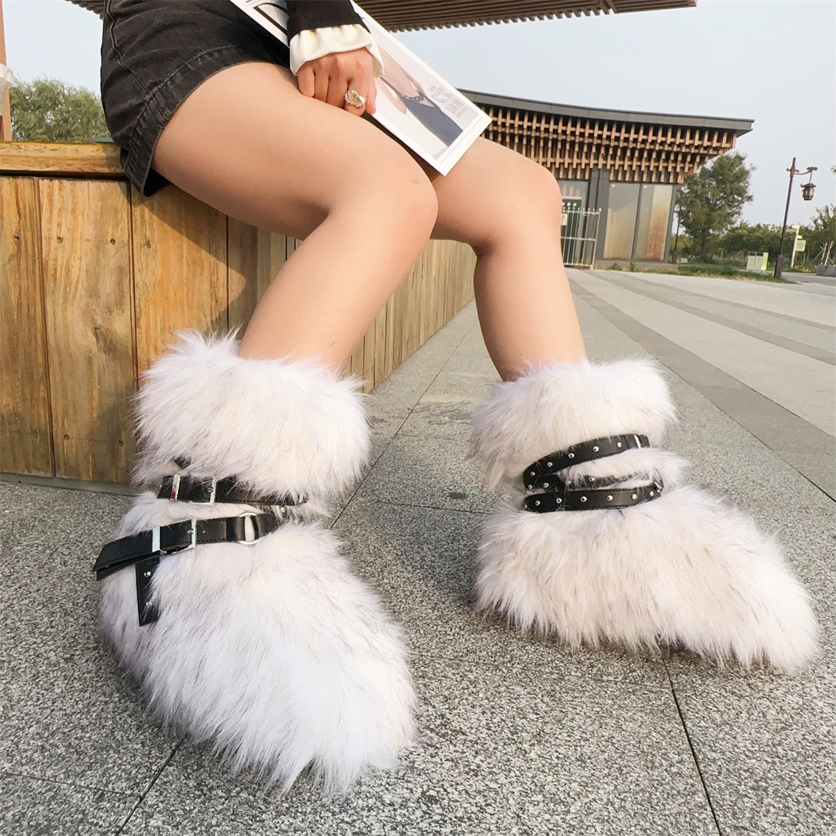 ปลายสีขาวดำ