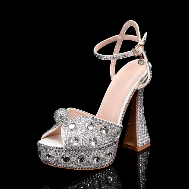 Tacones altos blancos