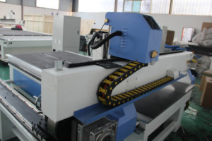 Máquina grabadora de 4 ejes, enrutador cnc 1325 con eje giratorio para cilindro y madera plana - Product Image 6