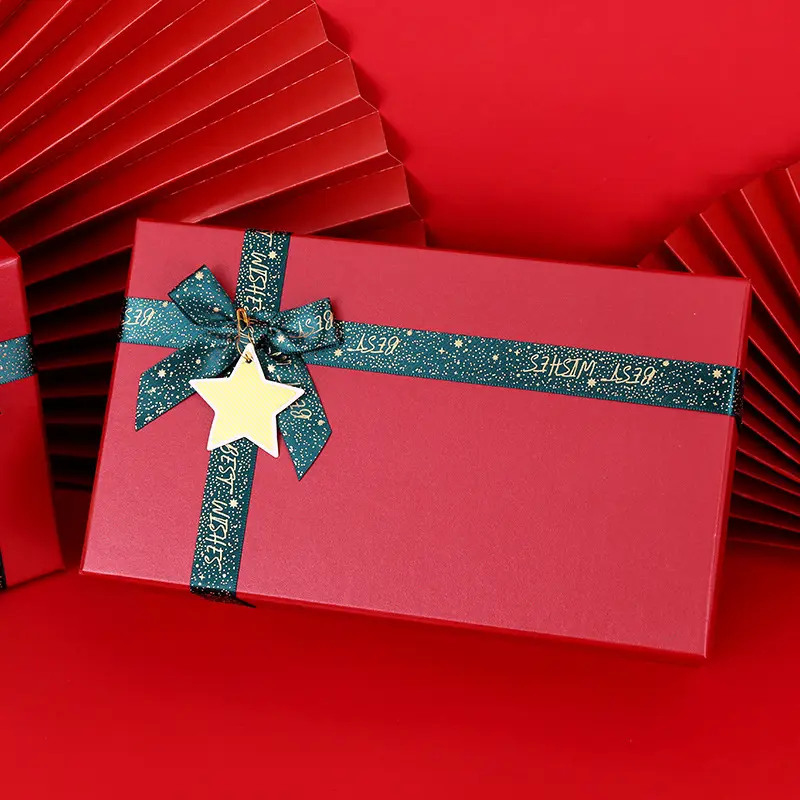 علبة حمراء مخصصة لتعبئة حلوى الشوكولاتة علبة هدايا فاخرة لعيد الميلاد مع شريط