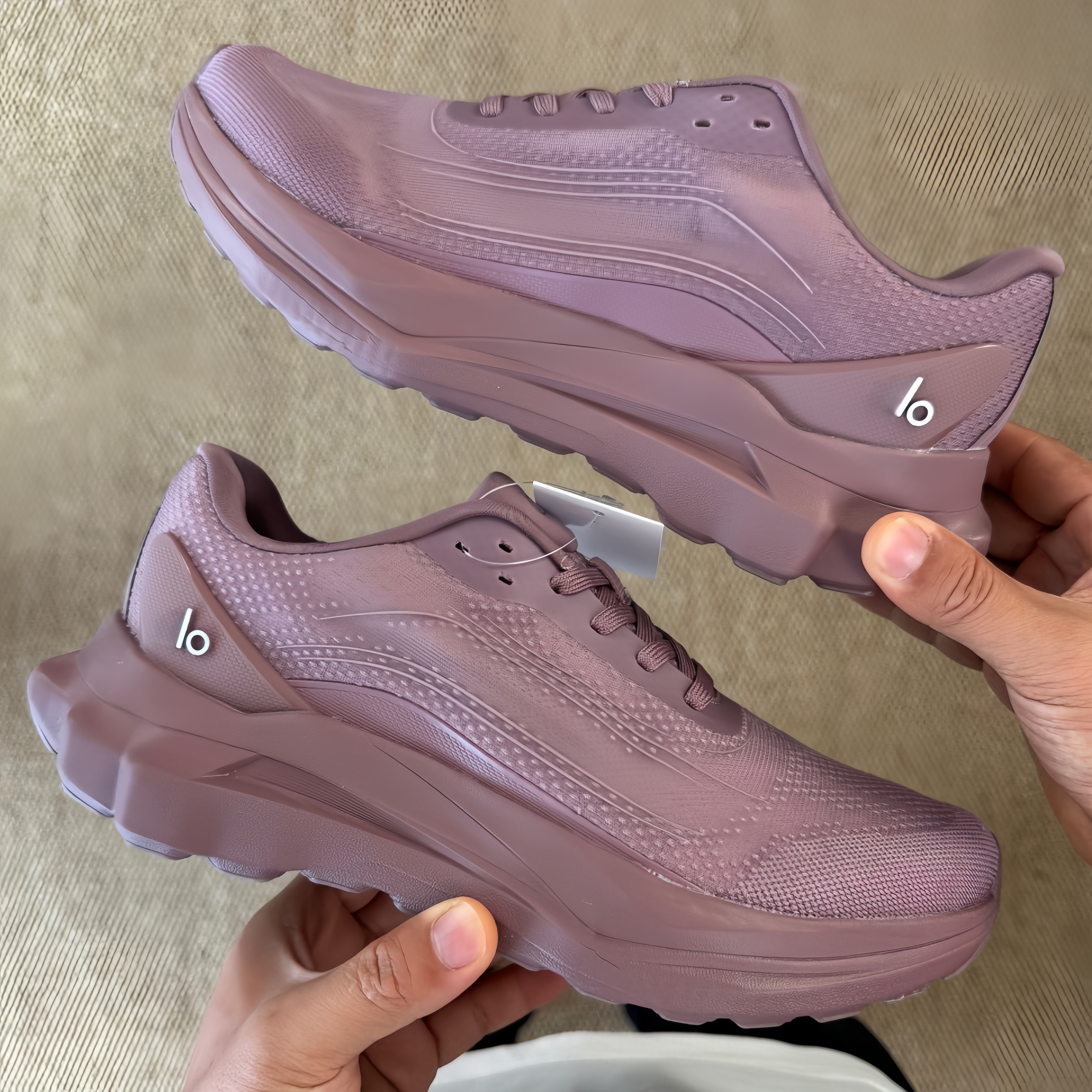 สีม่วงอมเทา