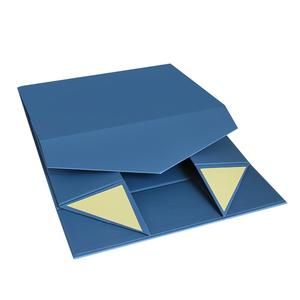 Custom Black Rigid Cardboard Business Gift Box with Magnetic Credit <strong>VIP</strong> Embossed Matt Laminated for Packaging Iogo Integration - Product Image 2