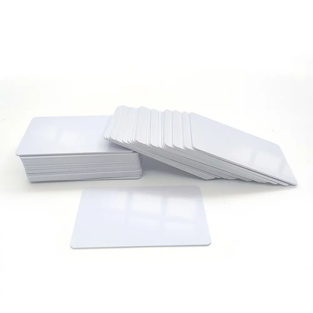 Fabrik auf Lager blanko glänzende PVC-Karte 125 Khz RFID weiße PVC-Karte blanko Plastikkarten