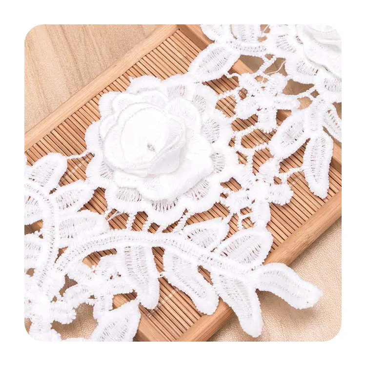 Venta al por mayor Venta caliente de encaje soluble en agua 3D Jacquard Flower Design Trim Lace para ropa