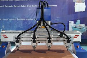 Husillo refrigerado por aire de 2.2kw, enrutador CNC de cabezales múltiples, carpintería, ranuras de ranura, controlador DSP 2513 1520 de bajo costo - Product Image 3