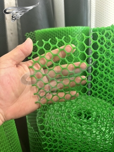 ตาข่ายพลาสติก HDPE กันรังสียูวีทนทานต่อรังสียูวีเป็นมิตรกับสิ่งแวดล้อมสำหรับใช้ในสวนไก่ - Product Image 3