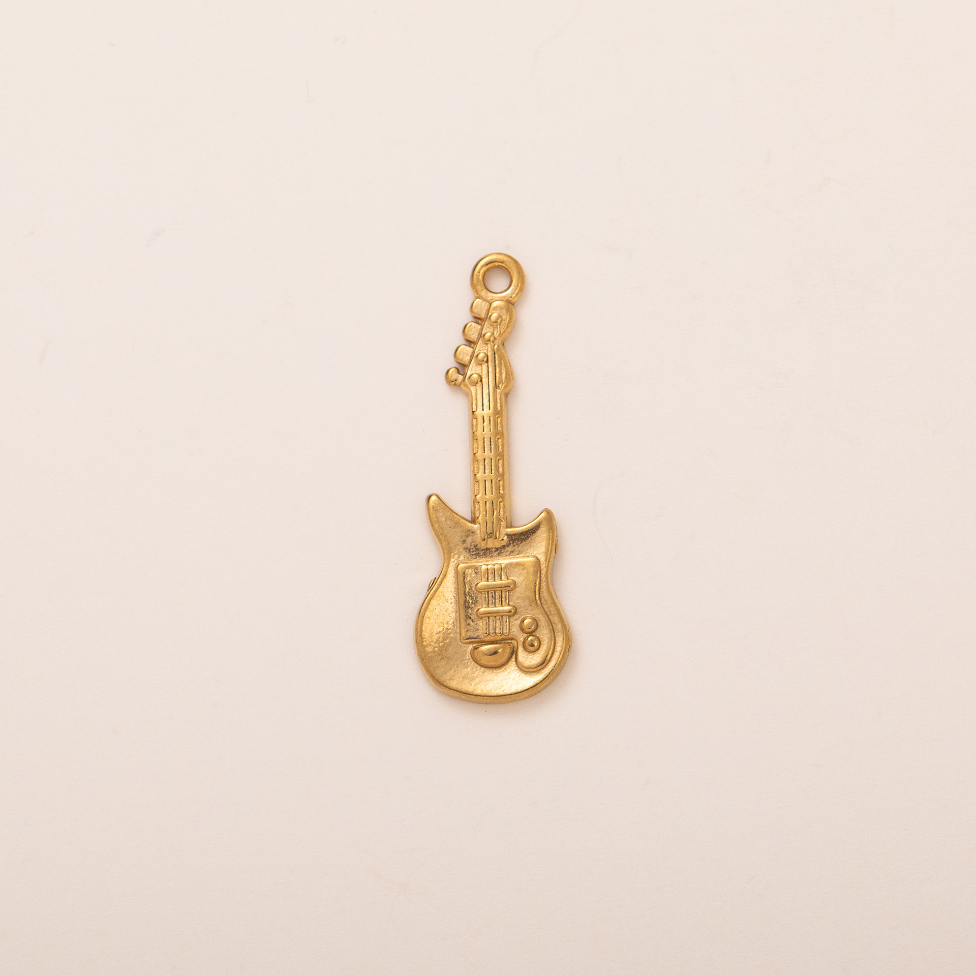 Long pendentif guitare