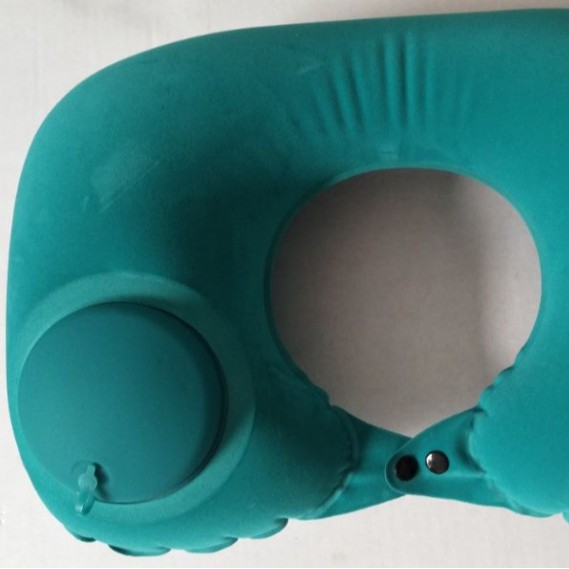 Coussin de voyage en forme de U floqué, vert paon.