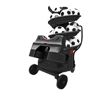 Macchina da allenamento per il lancio di calcio americano con telecomando per auto e programmazione - Product Image 1