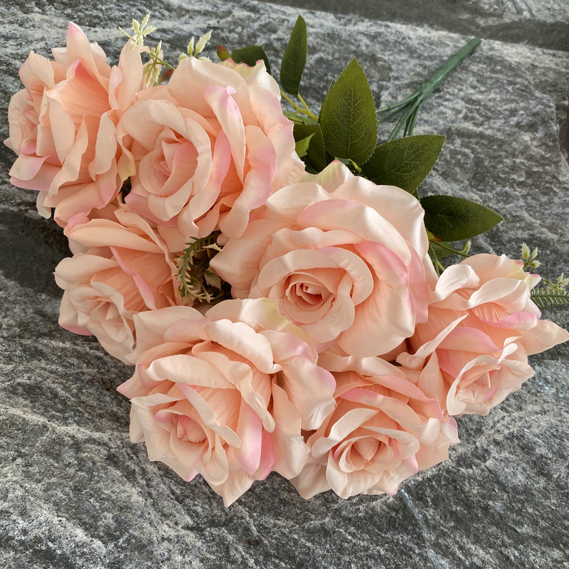 Rosa nude floreale