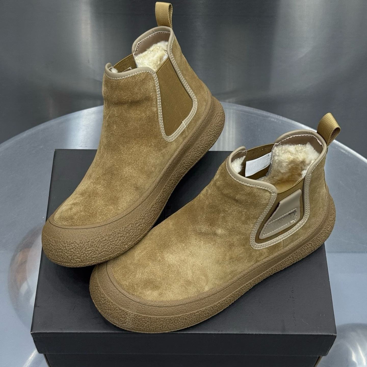 สีน้ำตาล