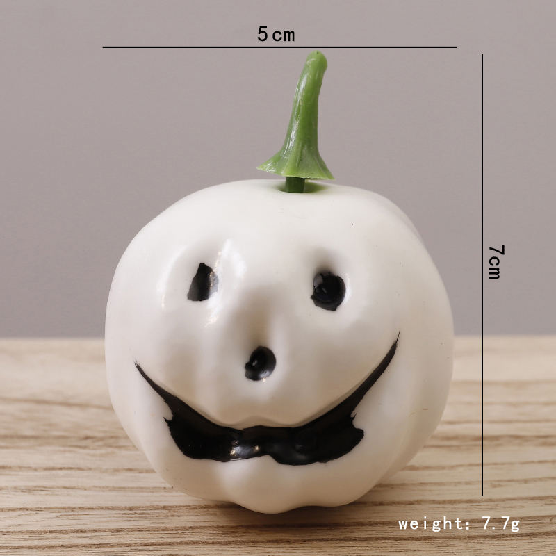 Blanc-visage de citrouille