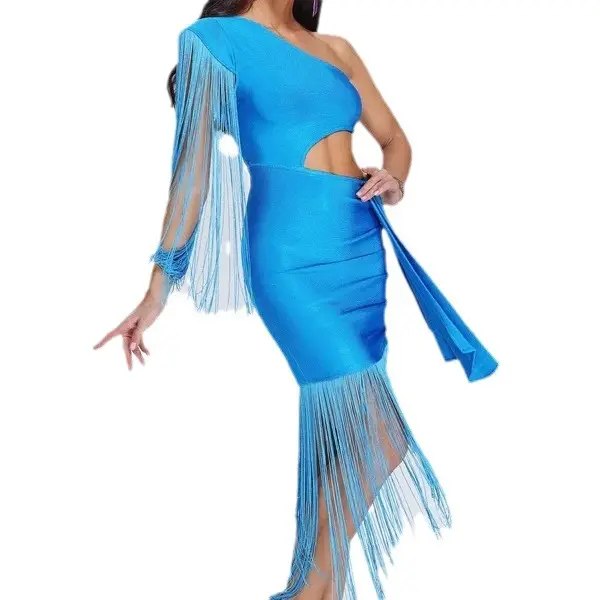 فستان جديد أزرق جذاب مفرغ اللون موديل 2024 من Boskims مُزين بأربطة وكتف مُقوس وشراشيب طبيعية لخط الخصر وتصميم مكشكش