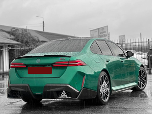 <span class=keywords><strong>BMW</strong></span> G90 <span class=keywords><strong>M5</strong></span> <span class=keywords><strong>2025</strong></span>用炭素繊維リアバンパースプリッターMPスタイル