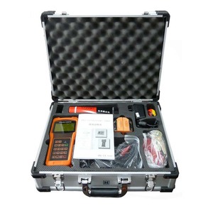 יד מהדק כף על נוזל <span class=keywords><strong>flowmeter</strong></span> למדידת מים פלט נייד אולטרסאונד מד זרימת נוזל