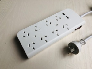 Pazar 5 Tom elektrik prizi çıkışları güç şeridi arjantin için sıcak satış 220V ~ 250V 2 USB portu ile 5V, 2.1A uzatma soketi
