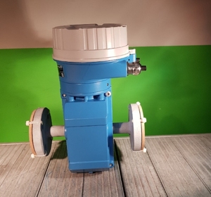 Highest Medium Temperatures with an Ultra-compact Transmitter <strong>E</strong> <strong>H</strong> Proline <strong>Promag</strong> P 100 Electromagnetic Flowmeter - Product Image 6