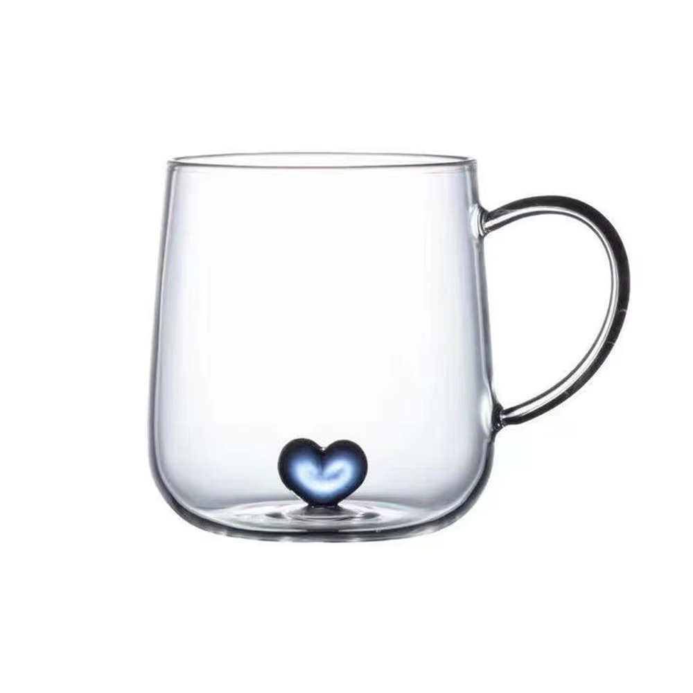 Tazza trasparente con cuore blu