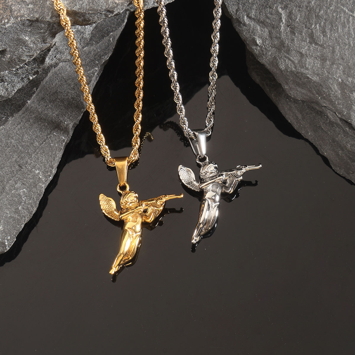 Pendentif La Vengeance de Cupidon avec chaîne en corde