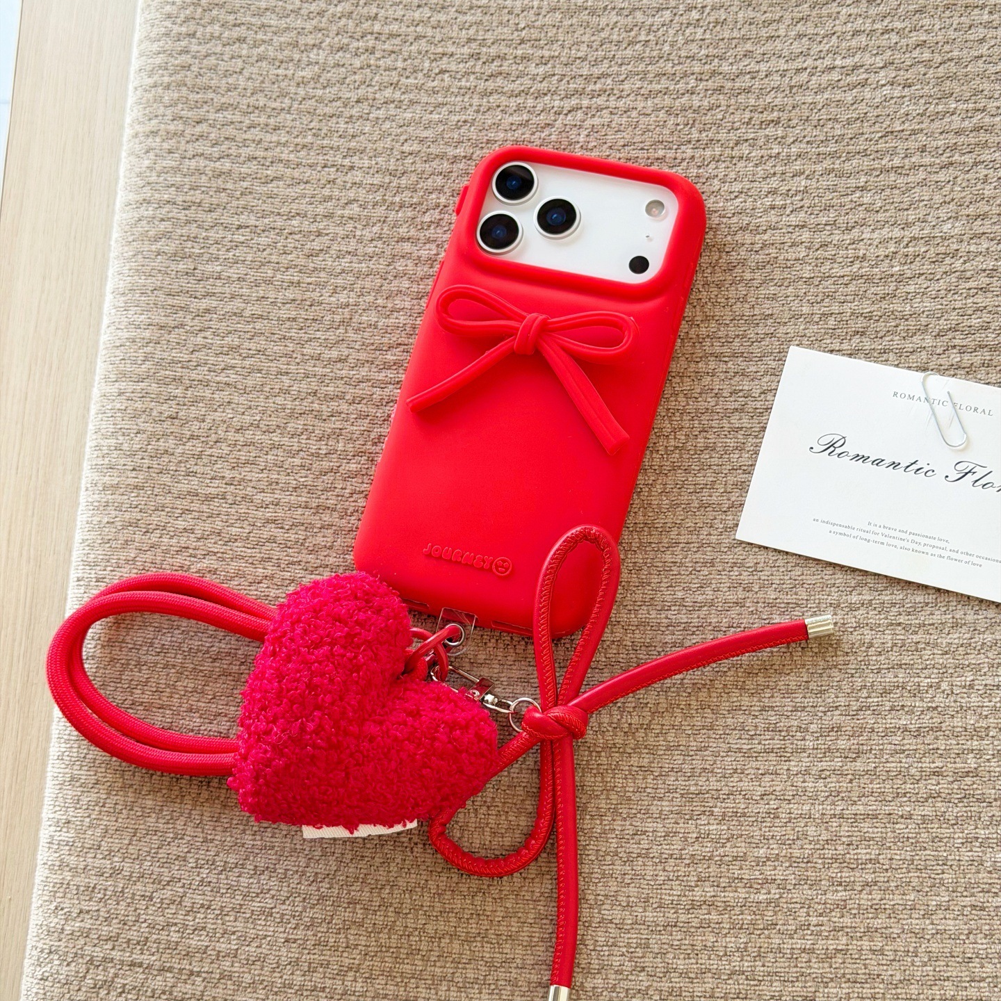Rouge avec pendentif
