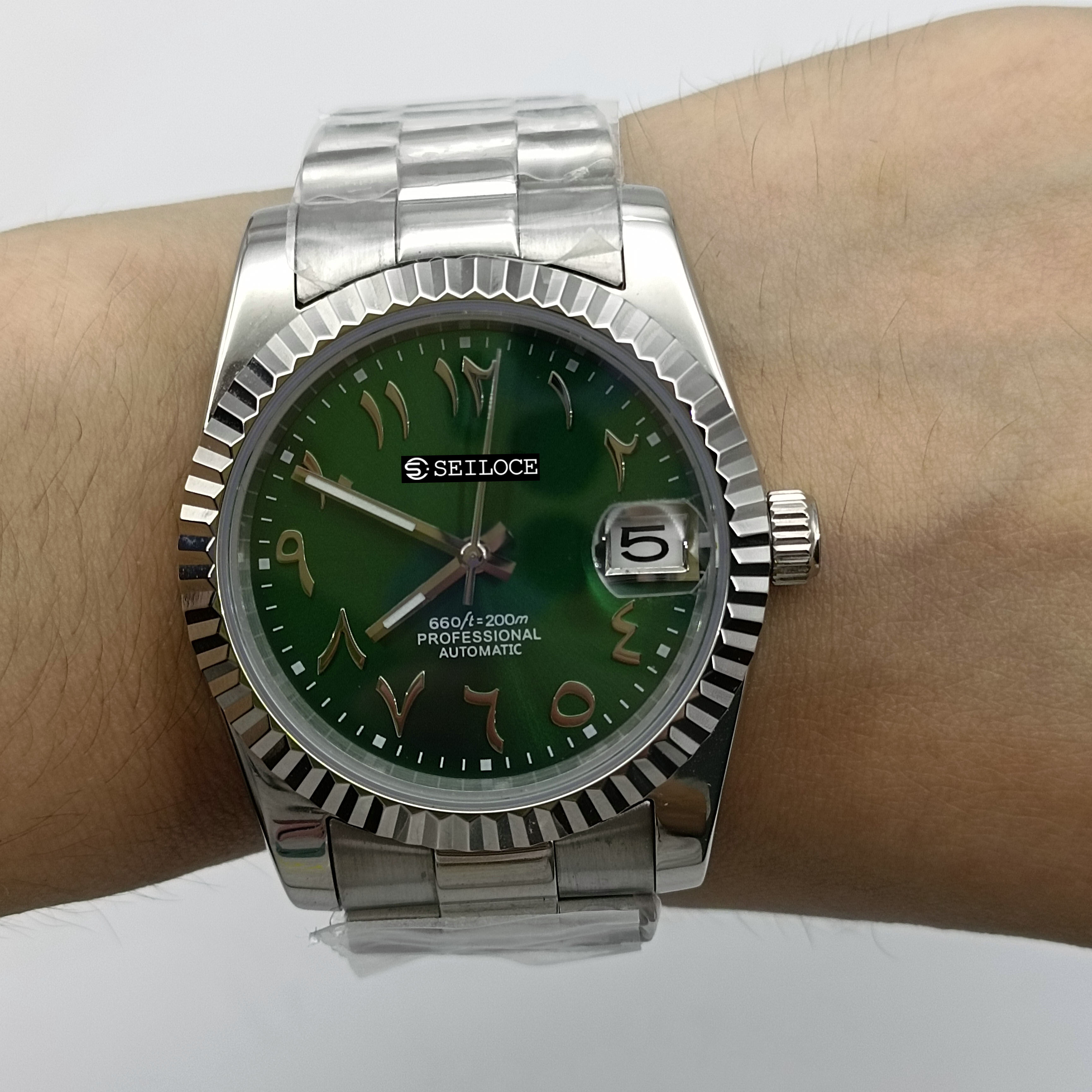 Boîtier argenté + Cadran vert