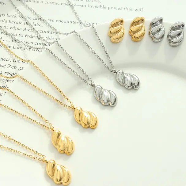 Conjuntos de joyería de pan de hilo encantador al por mayor conjuntos de pendientes y collar de croissant de acero inoxidable 316L chapado en oro de 18 quilates