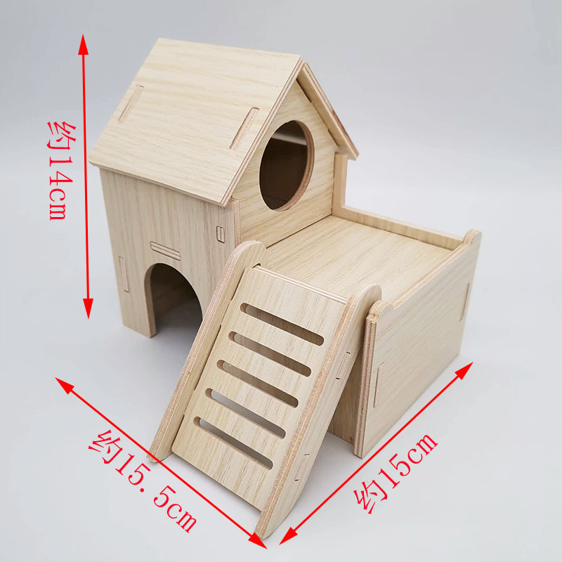 Villa de deux étages en bois massif de petite taille