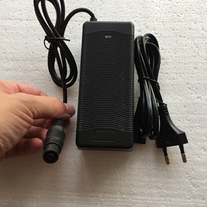 53.6V 54.6V 1.3Aリチウムイオン充電器Mi4 Pro Maxコネクタ付き13Sリチウム電池用 - Product Image 4