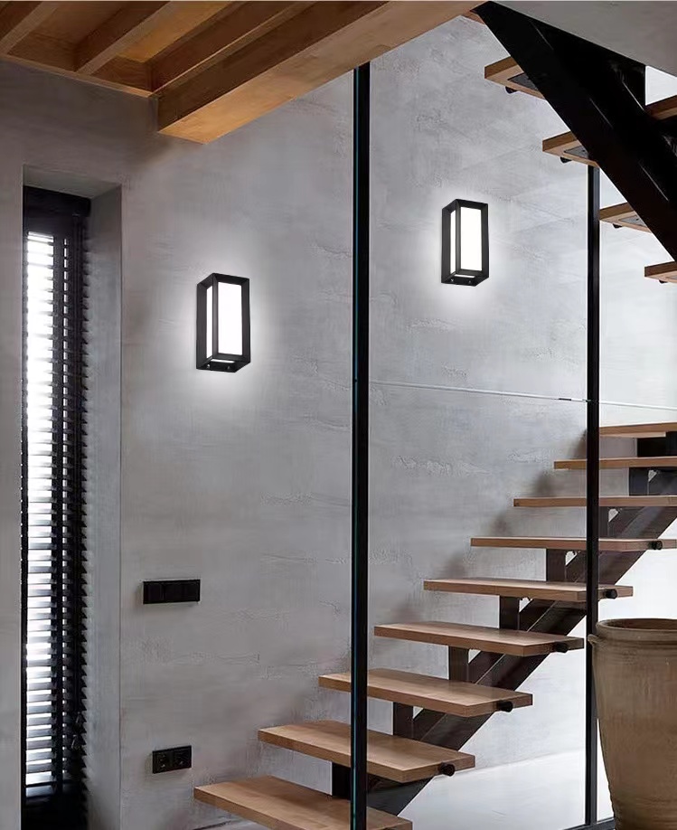 Modern Outdoor Indoor Wall Light Aluminum LED Square Wall Lamp Waterproof Garden Light 18W