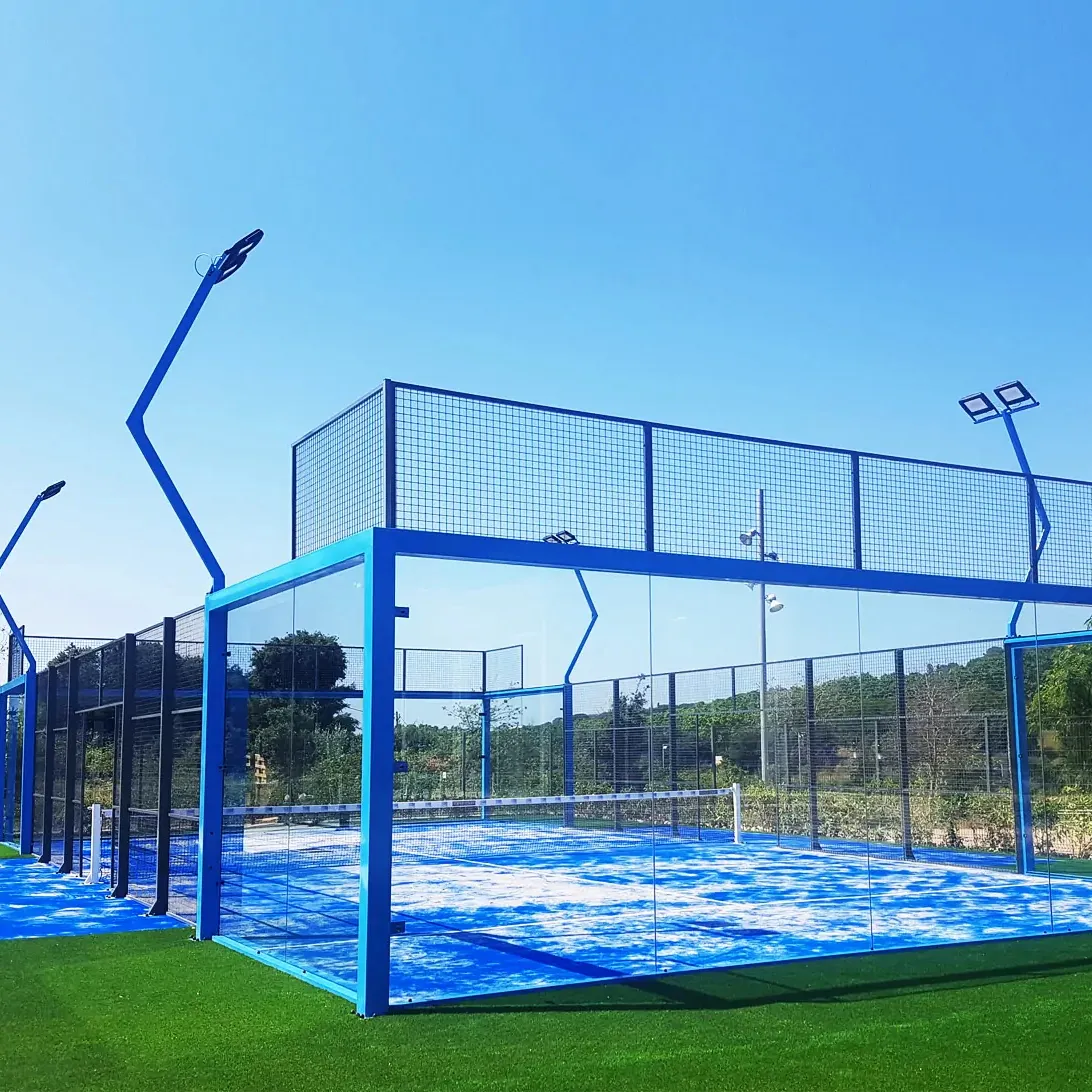 2023 nuovo Design Padel Court fornitore professionale 12mm vetro temperato Outdoor Panoramic Padel Court